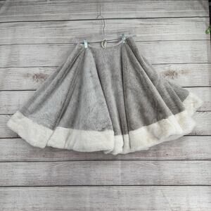 UGG Plush Super Soft Christmas Tree Skirt Beige White Tie Close